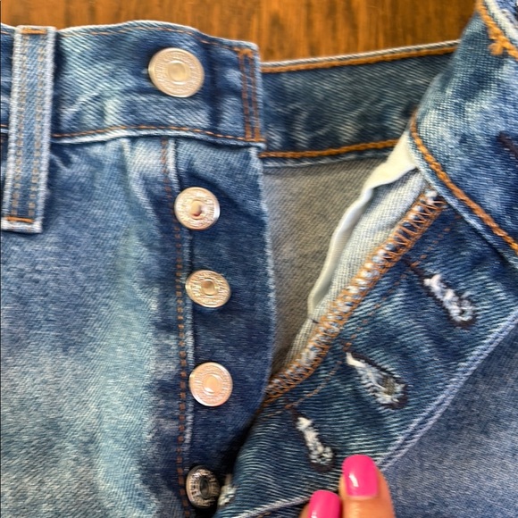 NWT Levi's 501 Distressed Blue Jean Shorts size 27 - Picture 2 of 6